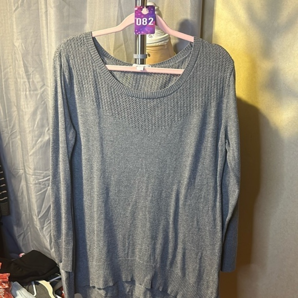 New York & Company Gray Crew Neck Sweater